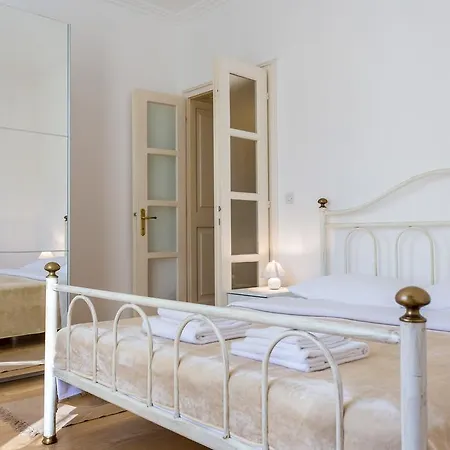 Hedera Estate, Hedera A27